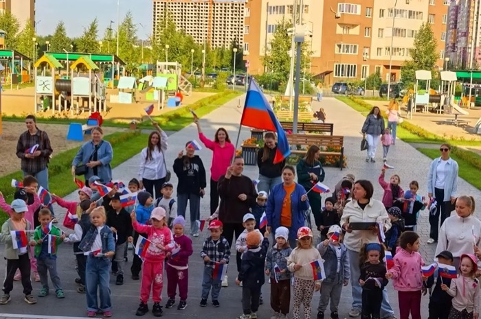 День Государственного флага России в нашем детском саду: растим патриотов с малых лет